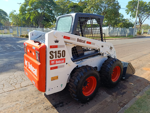Mini-carregadeira Bobcat S150