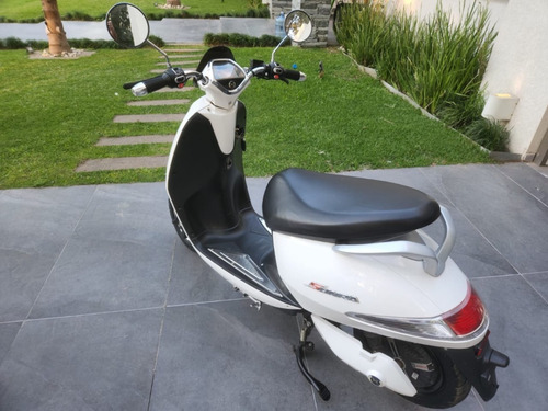 Imagen 15 de 15 de Moto Electrica Sunra Grace / Litio / 4500 Km / Scooter