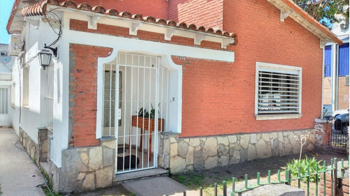 Av 72 Esq 20 -casa S/ Lote En Esquina-  Baum Propiedades