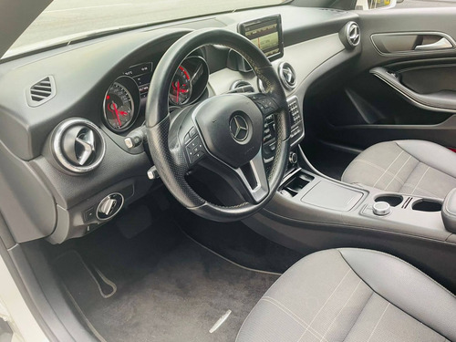 Imagem 12 de 15 de Mercedes-benz Cla 200 1.6 First Edition Turbo Gasolina 4p