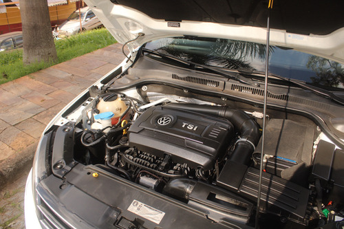 Volkswagen Jetta 2.0 Tsi Highline 4p