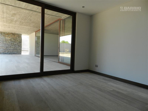 Imagen 15 de 24 de Casa En Venta De 5 Dormitorios En Colina