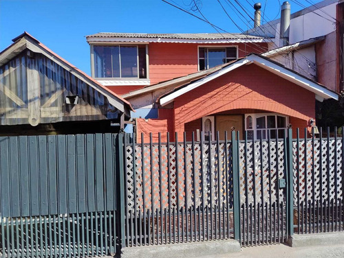 Casa En Venta 4d 1b Y 3est En Coronel, Biobío
