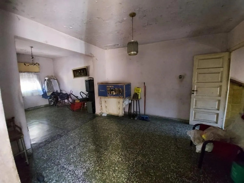 Imagen 6 de 18 de Casa De 4 Ambientes C/ 2 Locales Al Frente - Moron Sur
