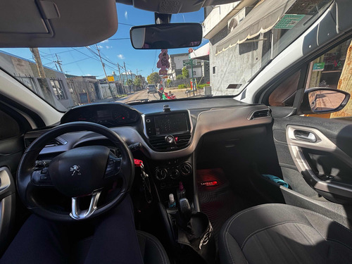 Peugeot 208 1.6 Allure Touchscreen