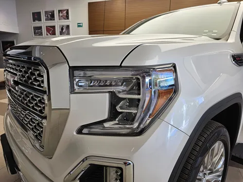 GMC Sierra 6.2 Denali Dvd At