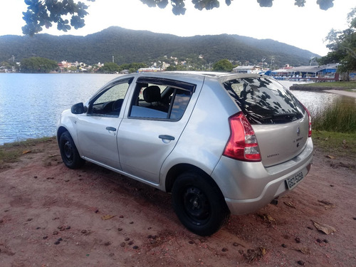 Imagem 3 de 6 de Renault Sandero 2012 1.0 16v Expression Hi-flex 5p