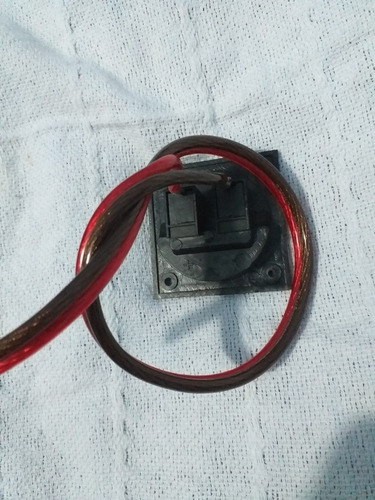 2 Conectores Redondos Para Bafle O Woofer Con 1 Cable