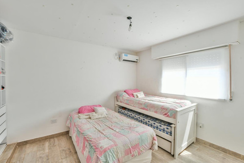 Imagen 17 de 29 de Casa De 4 Dormitorios Y Escritorio En Venta Con Parrillero Barrio Jorge Cura Centro Rosario