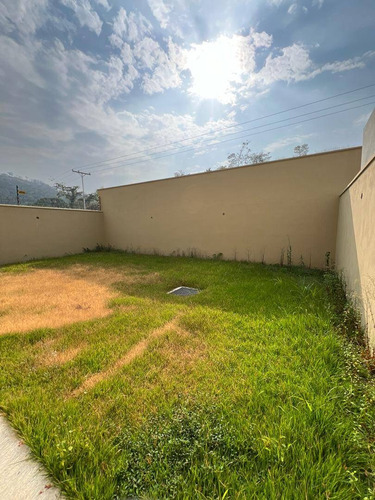 Townhouse En Altos De Guataparo - Acepta Financiamiento
