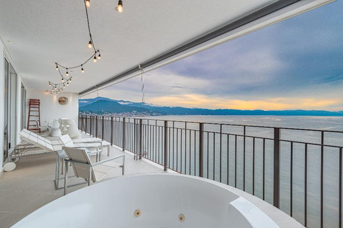 Departamento En Venta En Colonia Zona Hotelera Norte, Puerto Vallarta, Jalisco