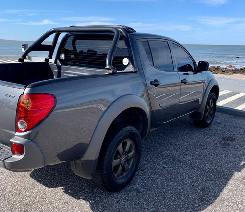 Imagen 7 de 15 de Mitsubishi L200 2.4 Doble Cabina 4x2