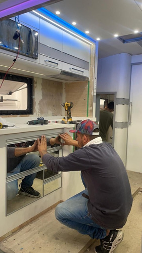 Imagem 5 de 15 de Motorhome Venturacar (semi Pronto)