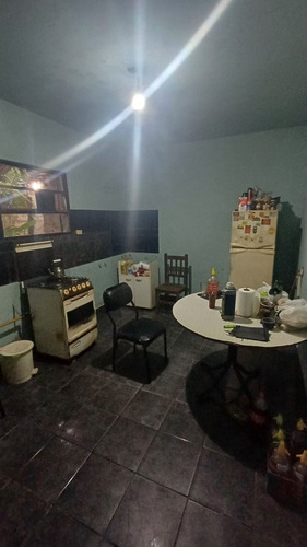 Casa 4 Ambientes Con Cochera Y Parque.