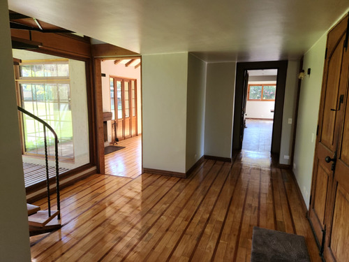 Casa Estilo Chileno En Condominio Buena Ubicacion Pirque