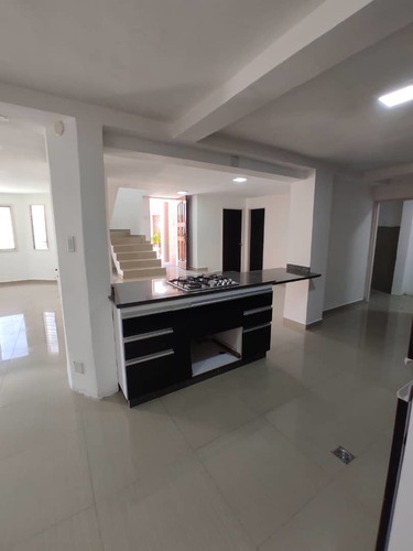 Imagen 5 de 10 de Town House Trigal Norte Gabriela 04121324237