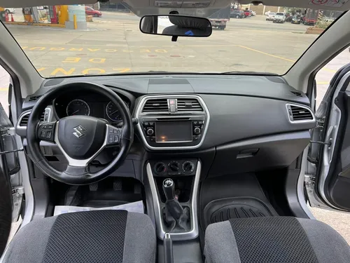 Suzuki Scross 2wd Mt 2018