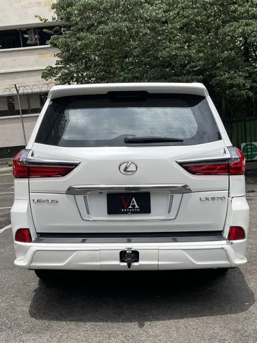 Lexus LX 5.7 570