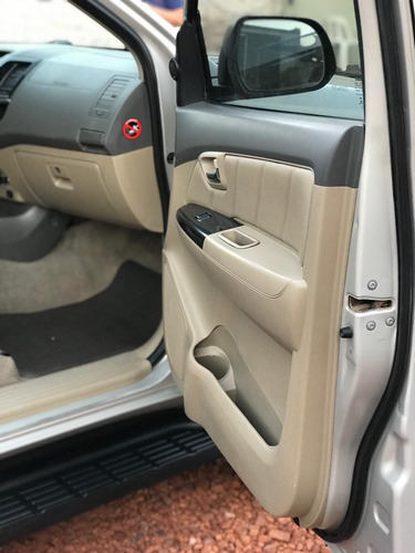 Toyota Sw4 3.0 Srv Cuero I 171cv 4x4 5at 2013