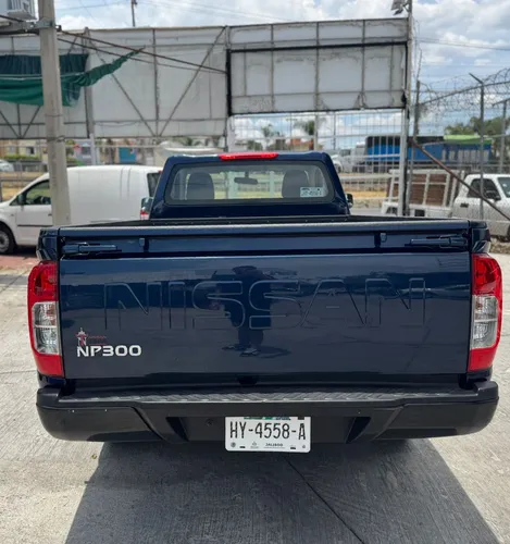 Nissan NP300 2.4 Doble Cabina Se Aa Pack Seg Mt