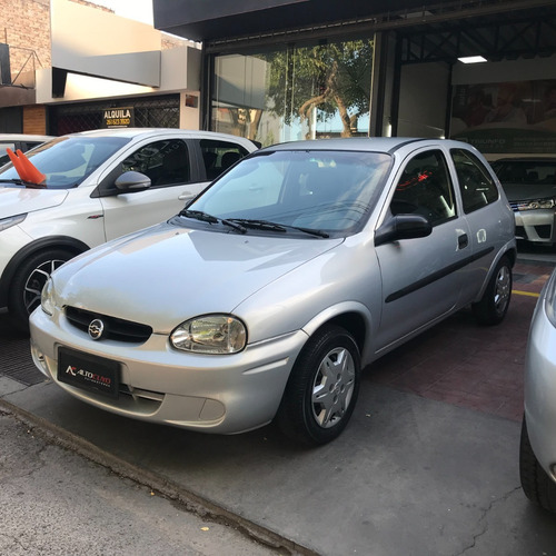 Imagen 1 de 8 de Chevrolet Corsa