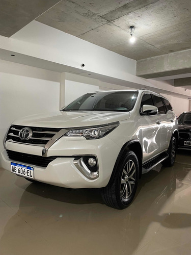 Imagen 6 de 15 de Toyota Sw4 2.8 Srx 177cv 4x4 7as At 2017