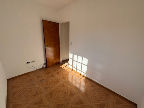 Venta Dúplex 2 Dormitorios Ramos Mejía Con Cochera