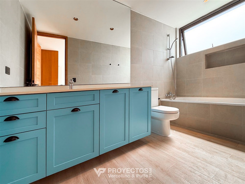 Moderna Y Espaciosa Casa Con Piscina, Jardín Y Quincho