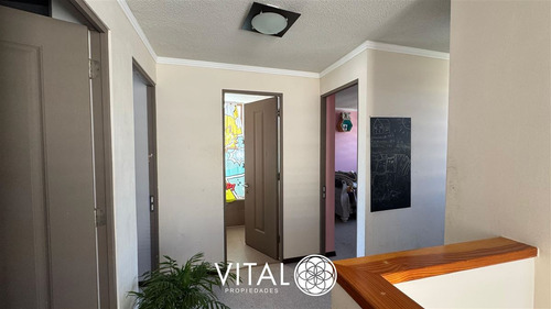 Casa En Venta De 3 Dormitorios Y 3 Baños En Quilpué