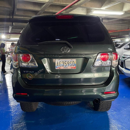 Imagen 3 de 8 de Toyota Fortuner 2014