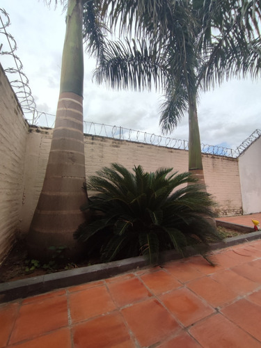 Imagen 6 de 17 de Casa Con Piscina Tipo Quinta En Mariano De 4 Dormitorios 3 Baños Terreno 441 M2 Construcción 220 M2