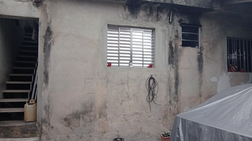 Casa1 São 4 Cômodos Casa2 São Dois Cômodos E 1 Banheiro