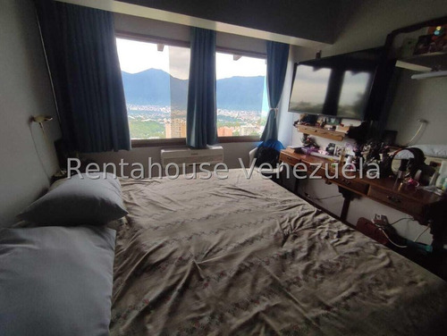 Bella Casa Bien Distribuida De MĂșltiples Niveles En Venta Ubicada En Los Naranjos Del Cafetal 25-6495