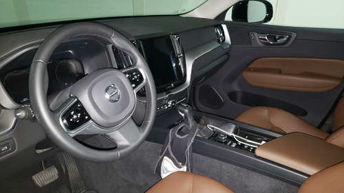 Imagem 14 de 15 de Volvo Xc60 T5 Momentum - 2020
