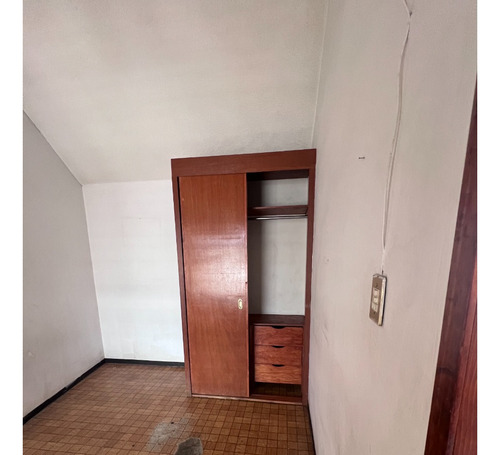 Casa Amplia, Con Acceso Restringido, Muy Cerca De Caseta De Vigilancia