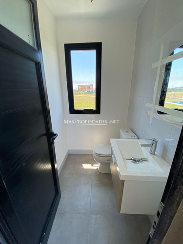 Imagen 13 de 18 de Casa En Venta 4 Dormitorios En Villalobos, Pueblos Del Plata