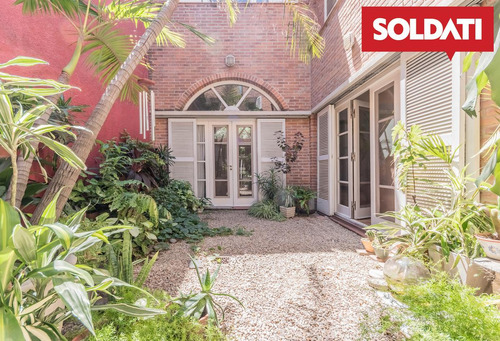 Venta - Casa 6 Ambientes - Coghlan