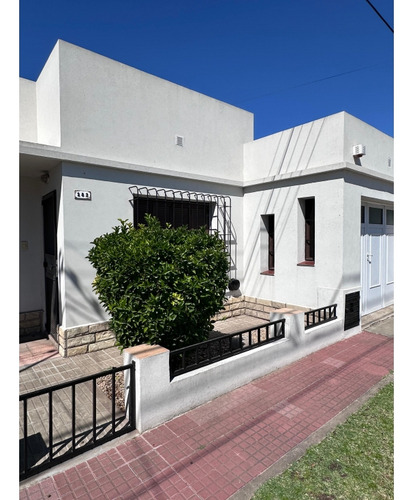 Hermosa Casa En El Barrio San Cayetano!!