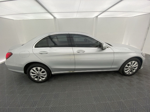 Imagen 2 de 25 de Mercedes Benz C200 2.0 Cgi Exclusive
