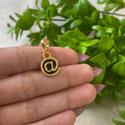 Berloque Arroba Internet Banhado A Ouro 18k Premium