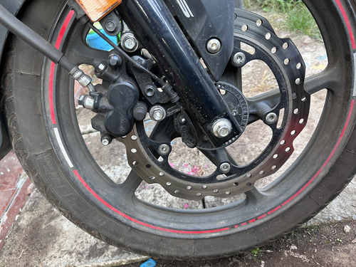 Varios Extras Como Neumáticos Michelin Y Tope Anti Caidas