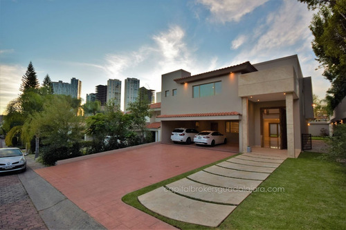 Casa De Lujo En Venta En Puerta De Hierro