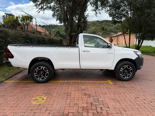 Toyota Hilux 2.7cc Mt 2022