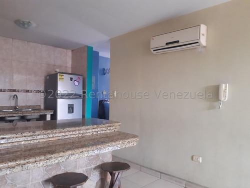 Apartamento En Venta En San Jacinto Maracay Aragua 23-878 Irrr