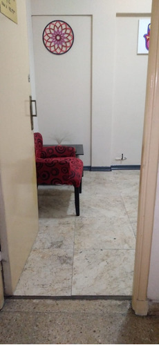 Imagen 6 de 9 de Oficina Muy Comoda Y Accesible