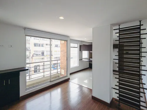 Apartaestudio Con Balcón Y Parqueadero Privado Cubierto