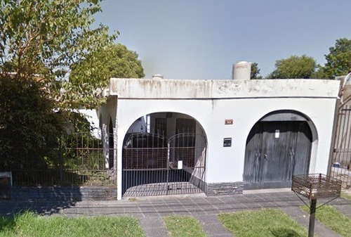 Imagen 2 de 11 de Permuta - Casa De 3 Ambientes En Venta - Castelar Sur