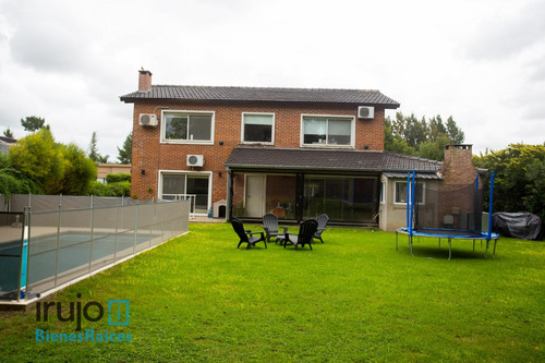 Casa 2 Plantas Super Amplia Piscina Galería Cocina Comedor Apto Crédito Canning!