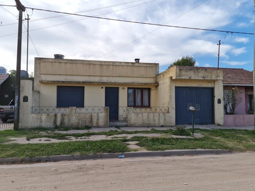 Imagen 2 de 12 de Casa Americana Con Muy Buen Terreno De 400 M2