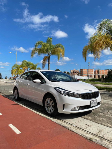 Imagen 2 de 14 de Kia Forte 2.0 Ex Mt 2018